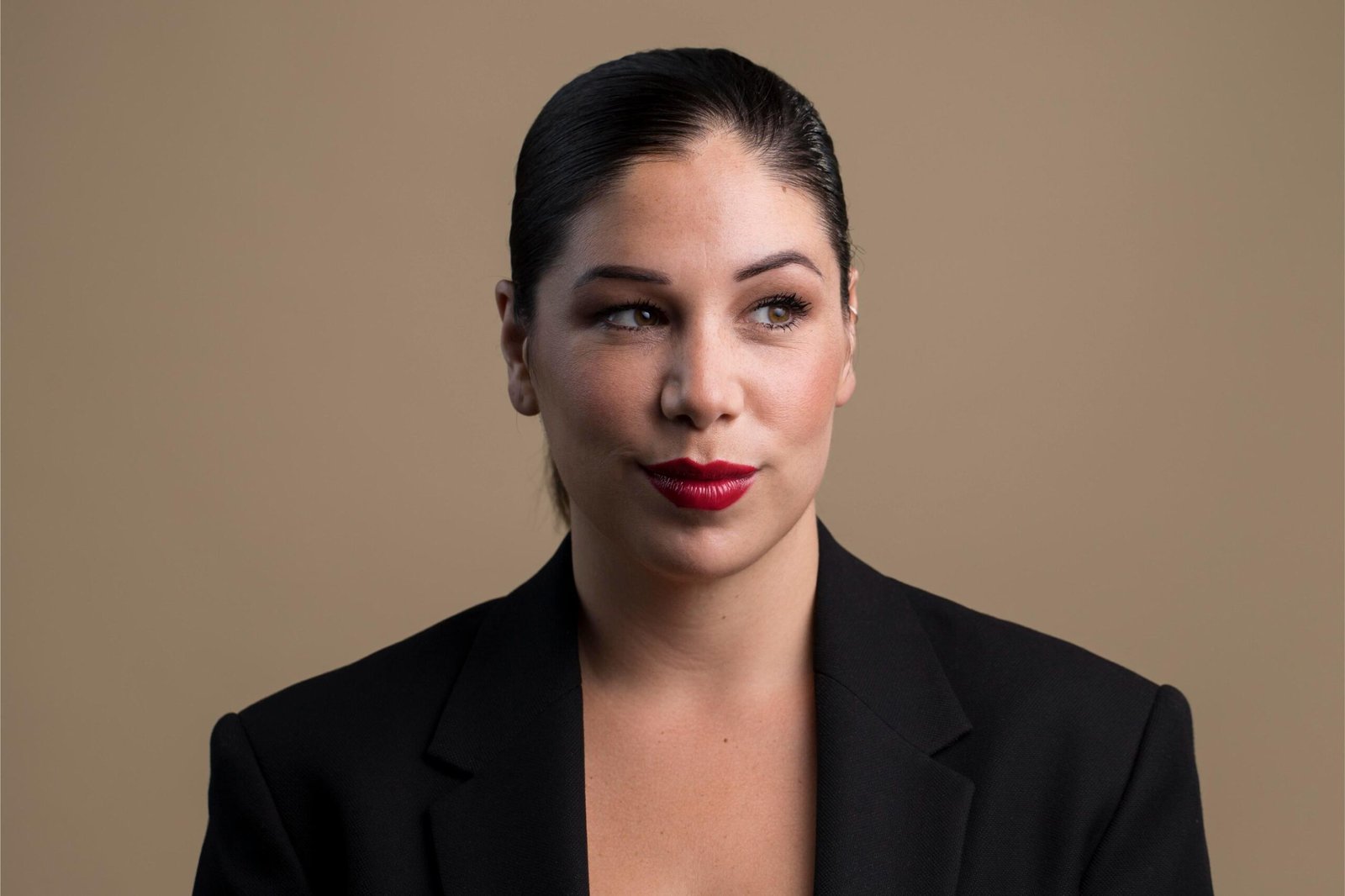 portrait smiley woman 1 scaled